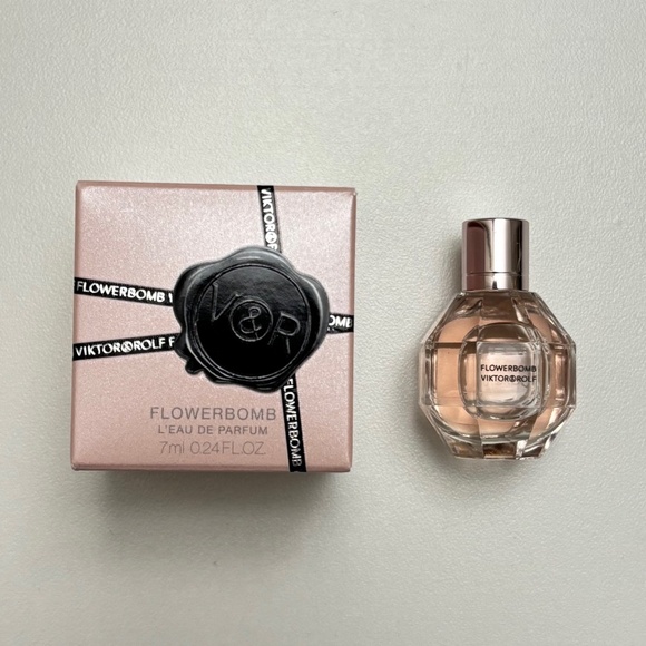 Viktor&Rolf Flowerbomb Deluxe Travel Size Mini 3 - Picture 1 of 2